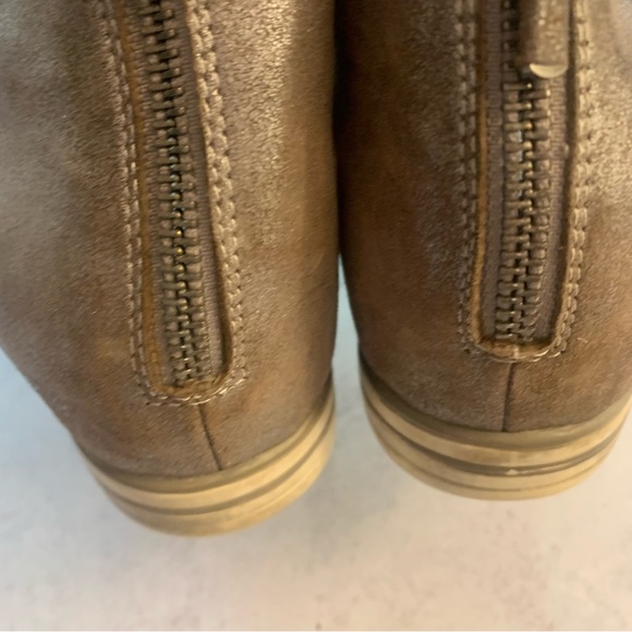 Eileen Fisher Leather Metallic Distressed Strappy Sandals - Picture 9 of 12